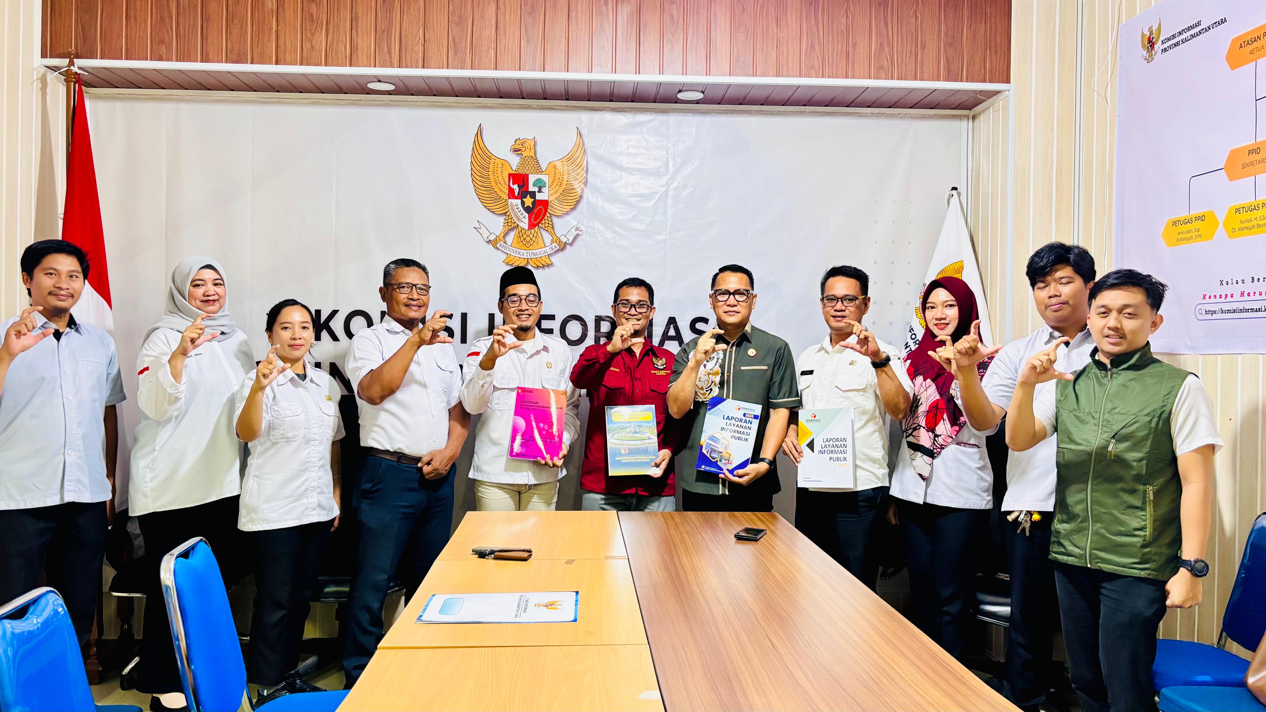 KI Kaltara Terima Laporan Layanan Informasi Publik Tahun 2025  Bawaslu di Kaltara